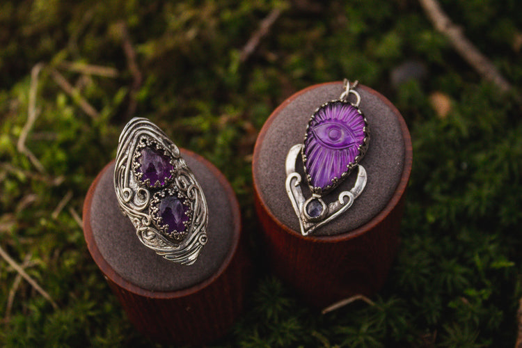 Jewellery inspired by the ACOTAR books