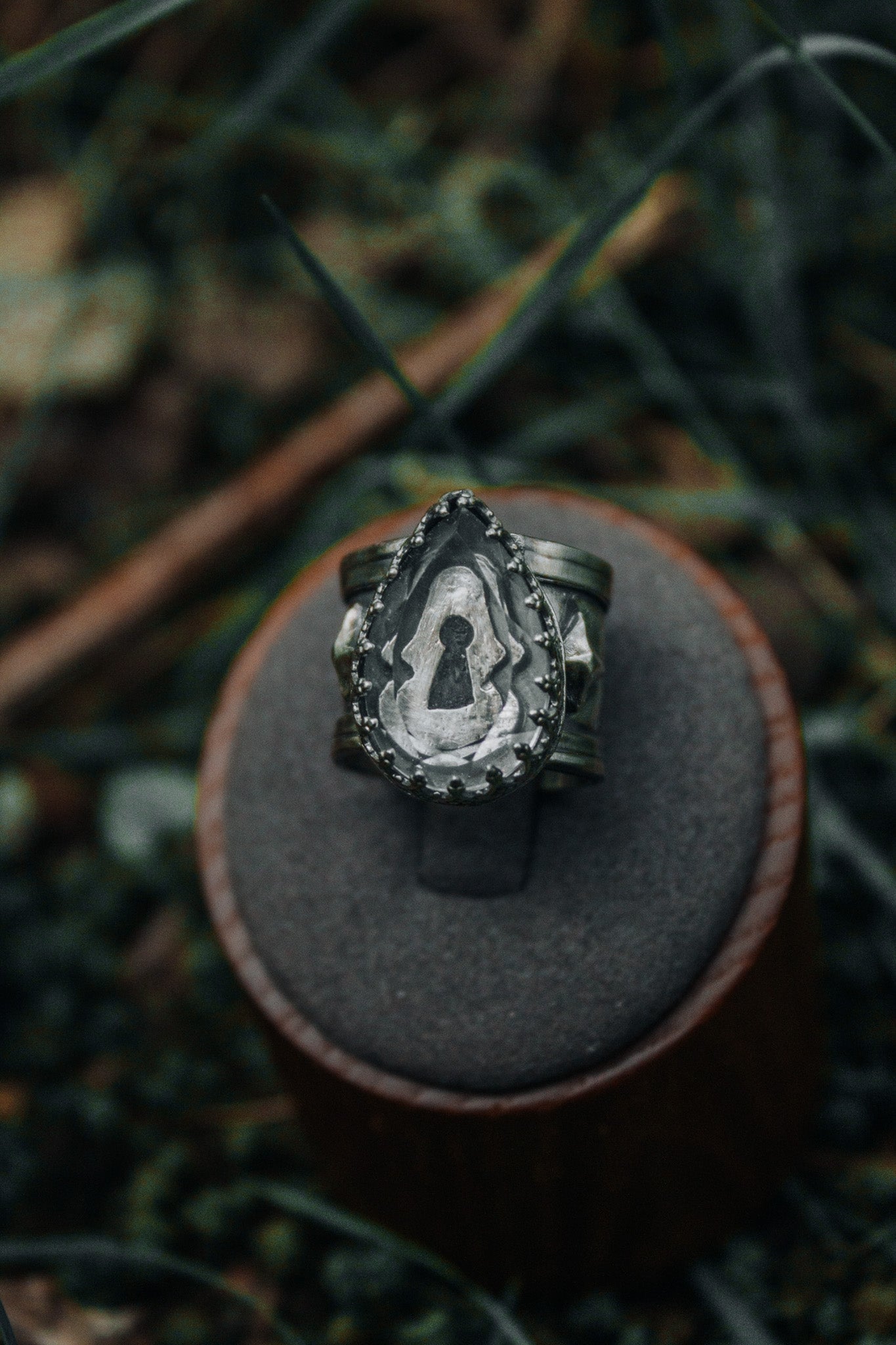 "Key-Hole" Ring