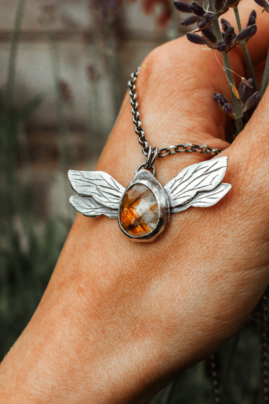 Red-Tailed Bee Necklace